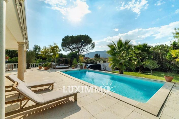 Image No.4-5 Bed House for sale