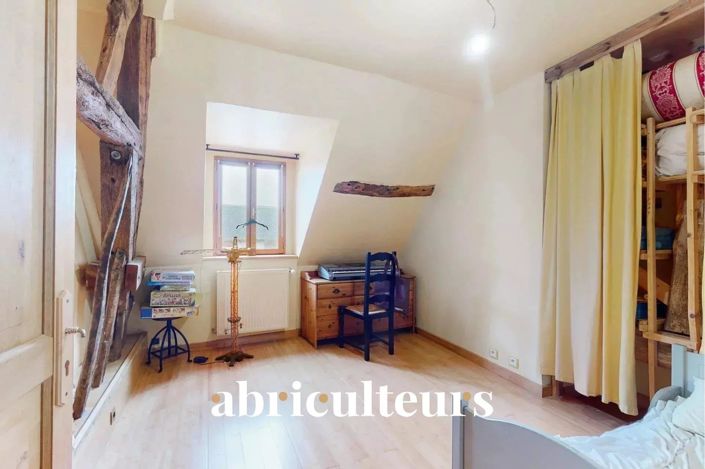 Image No.8-5 Bed House for sale