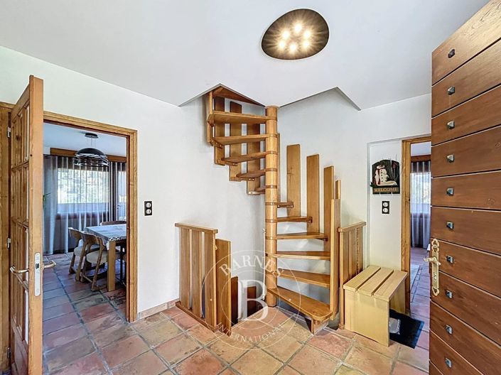 Image No.15-4 Bed House for sale