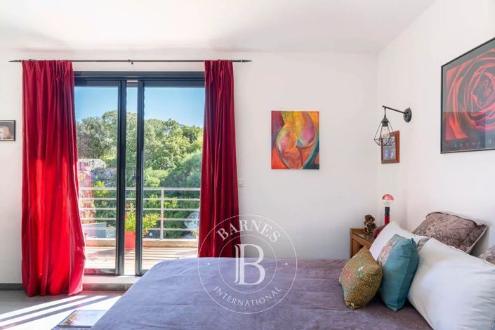 Image No.14-6 Bed House for sale