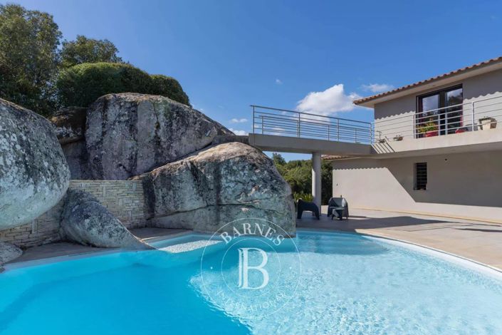 Image No.4-6 Bed House for sale