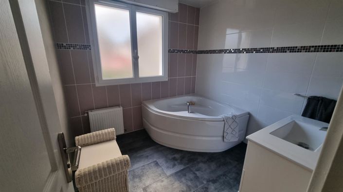 Image No.11-4 Bed House for sale