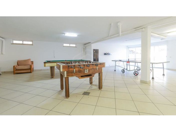 Image No.8-5 Bed House for sale