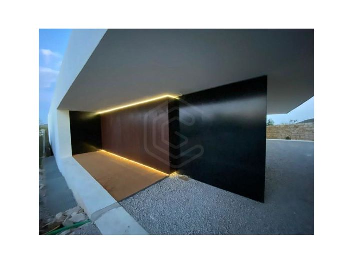 Image No.34-4 Bed House for sale