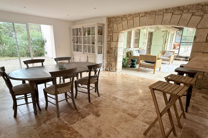 Image No.11-5 Bed House for sale