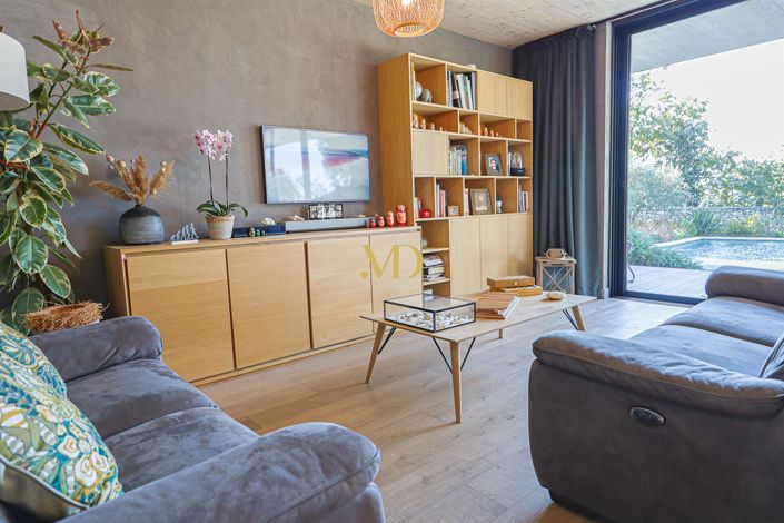 Image No.24-4 Bed House for sale