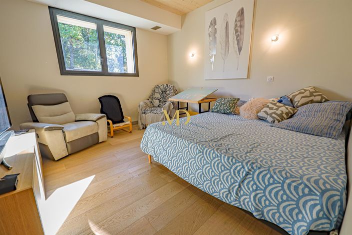 Image No.30-4 Bed House for sale