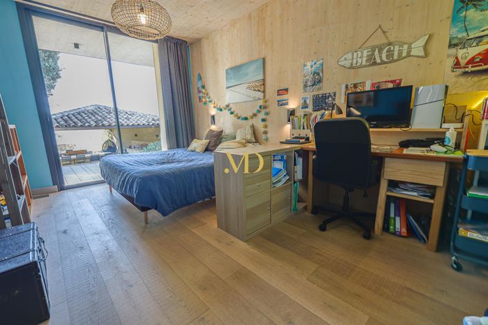 Image No.37-4 Bed House for sale