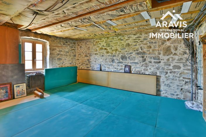 Image No.12-12 Bed House for sale