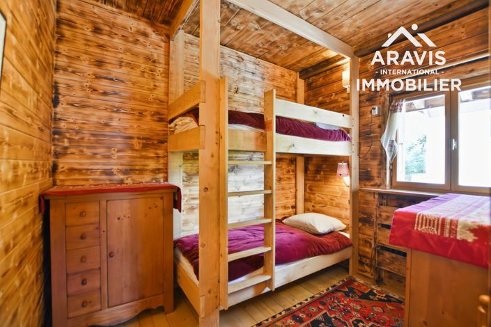 Image No.5-12 Bed House for sale