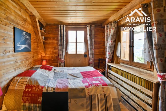 Image No.6-12 Bed House for sale