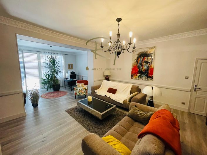 Image No.11-7 Bed House for sale