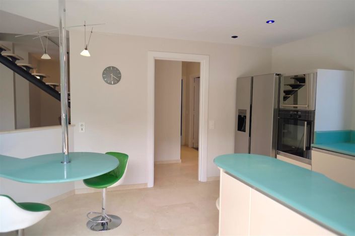 Image No.4-3 Bed House for sale