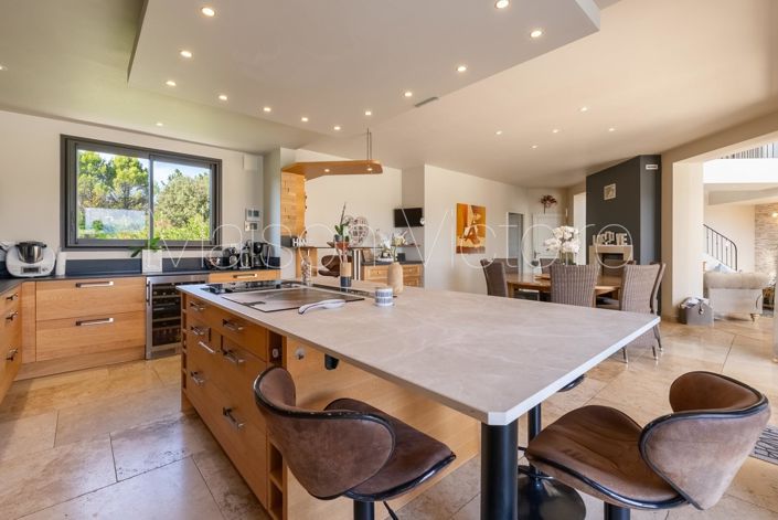 Image No.12-4 Bed House for sale