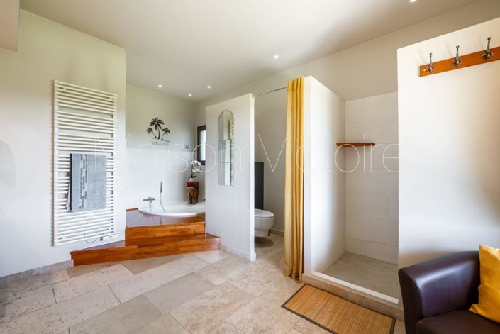 Image No.21-4 Bed House for sale