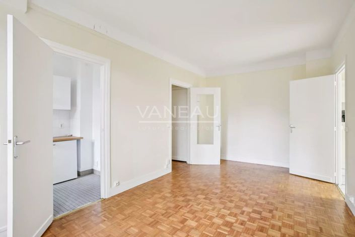 Image No.12-1 Bed Apartment for sale