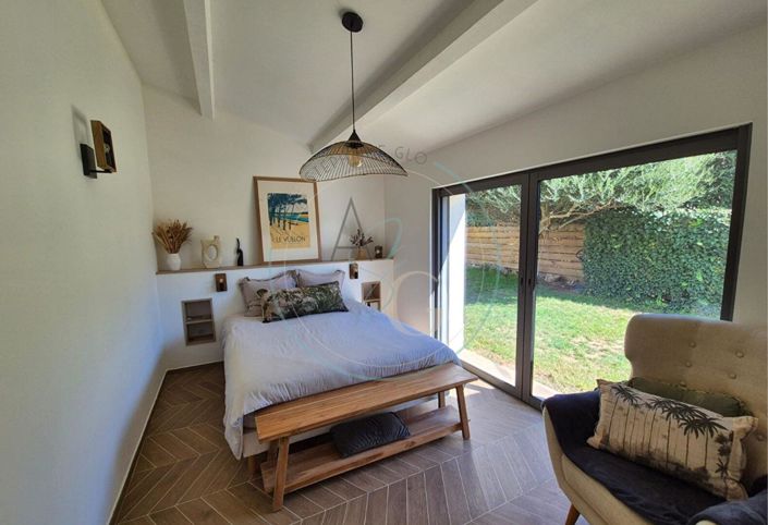 Image No.2-4 Bed House for sale