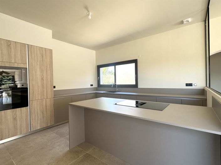 Image No.6-4 Bed House for sale