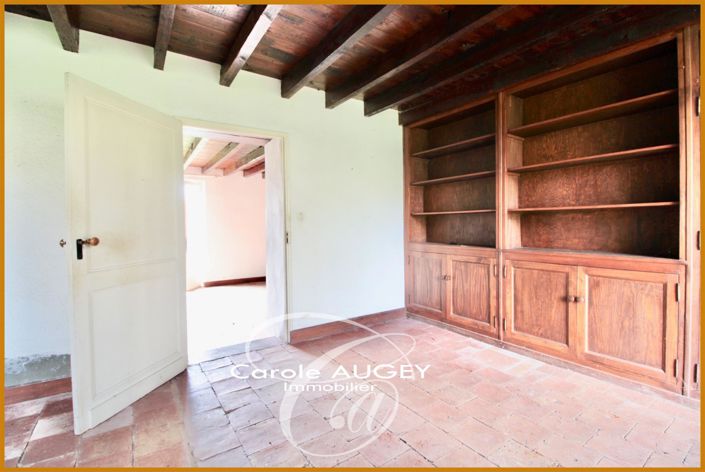 Image No.5-6 Bed House for sale