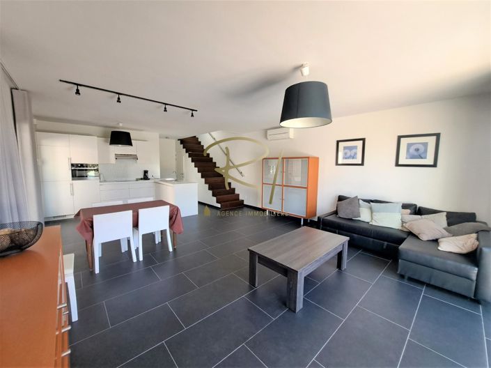 Image No.7-6 Bed House for sale