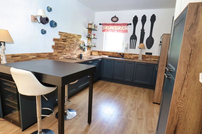 Image No.15-4 Bed House for sale