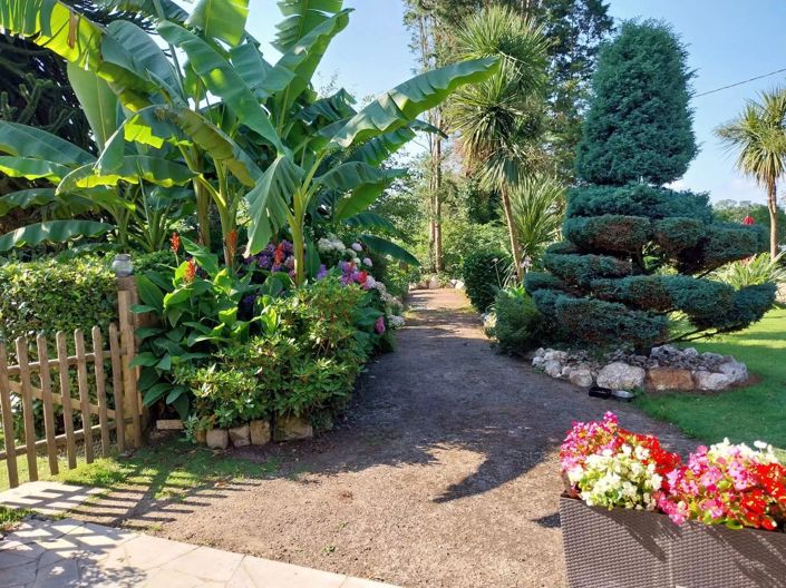 Image No.24-4 Bed House for sale