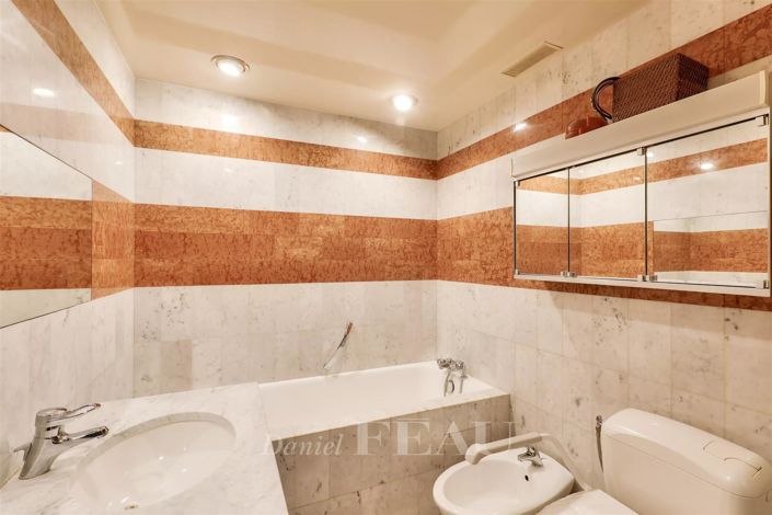 Image No.10-3 Bed Apartment for sale