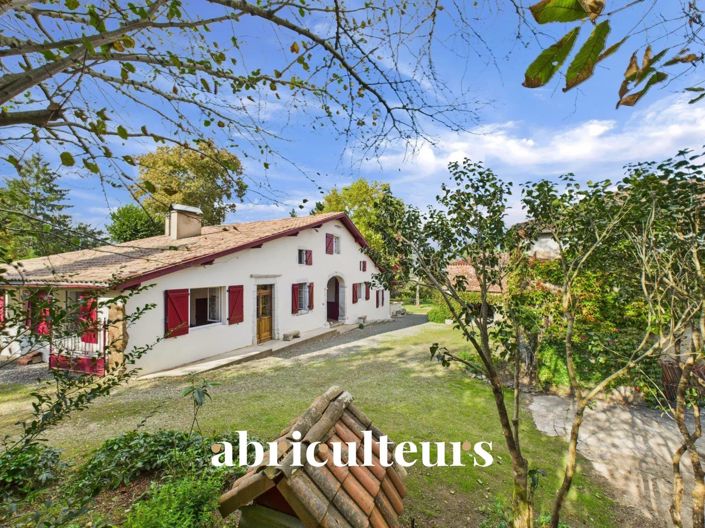 Image No.1-6 Bed House for sale