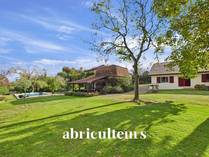 Image No.4-6 Bed House for sale