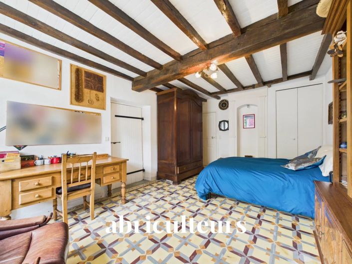 Image No.9-6 Bed House for sale