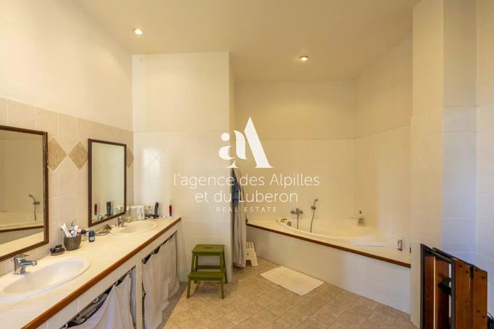 Image No.12-3 Bed House for sale