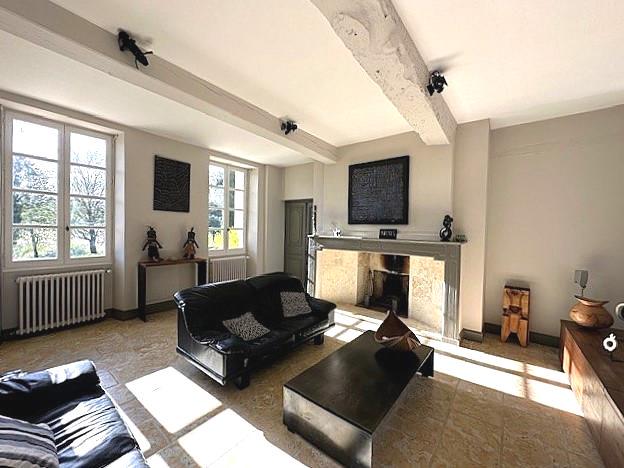 Image No.10-5 Bed Property for sale