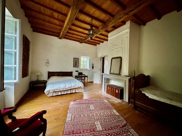 Image No.14-5 Bed Property for sale