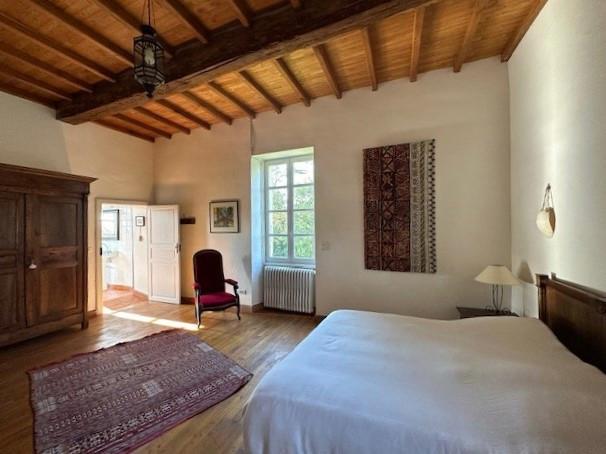 Image No.15-5 Bed Property for sale