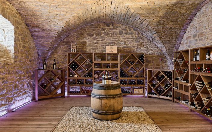 Image No.16-6 Bed Property for sale