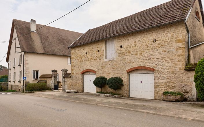 Image No.18-6 Bed Property for sale