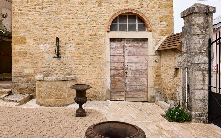 Image No.2-6 Bed Property for sale