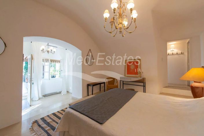 Image No.16-5 Bed House for sale