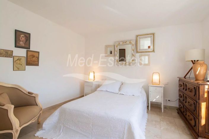 Image No.18-5 Bed House for sale