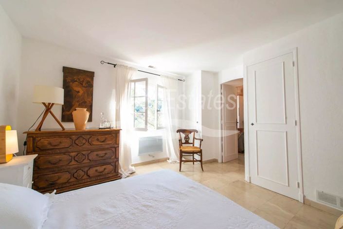 Image No.19-5 Bed House for sale