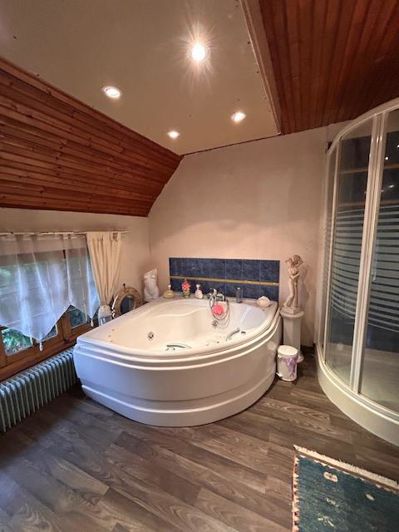 Image No.8-3 Bed House for sale