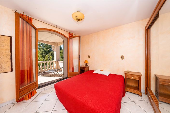 Image No.11-House for sale