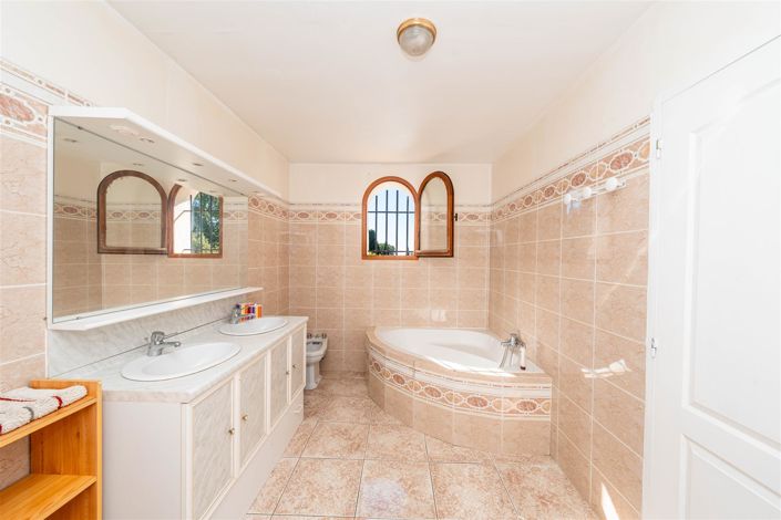 Image No.7-House for sale