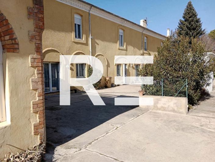 Image No.2-8 Bed House for sale