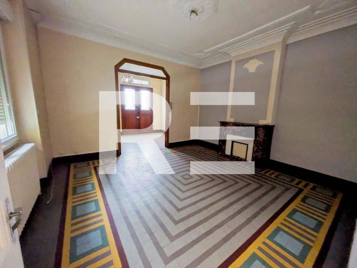 Image No.4-8 Bed House for sale