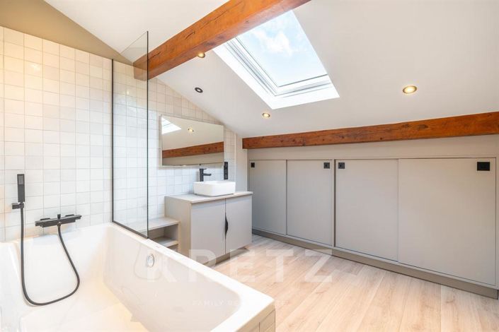 Image No.5-6 Bed House for sale