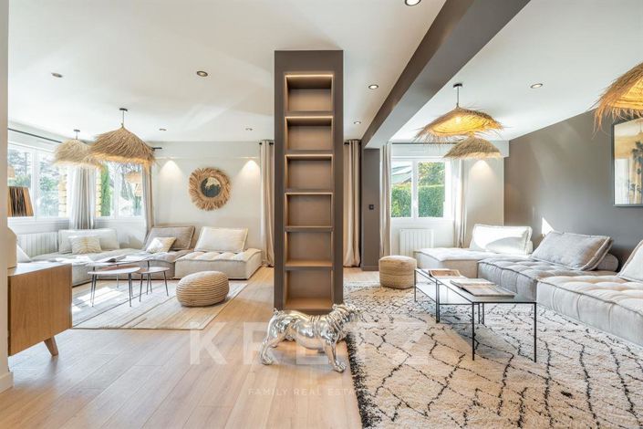 Image No.7-6 Bed House for sale