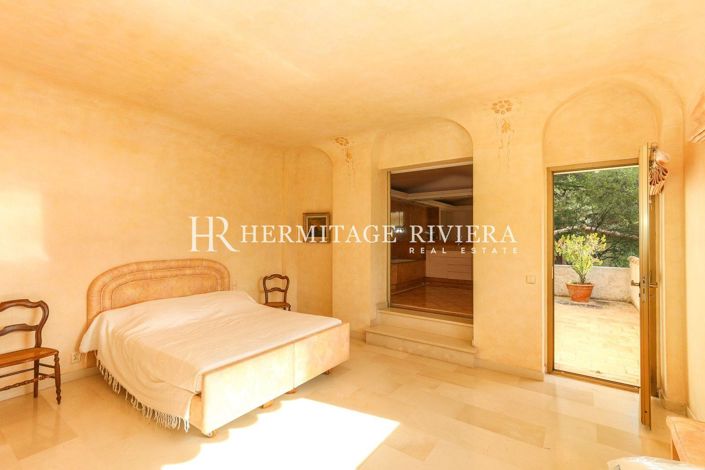 Image No.16-5 Bed House for sale