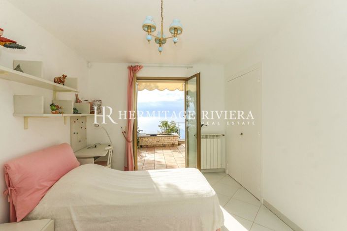 Image No.21-5 Bed House for sale