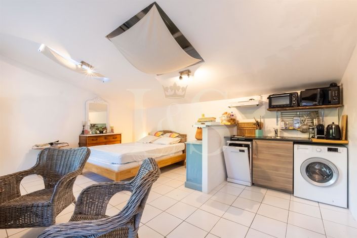 Image No.17-4 Bed House for sale